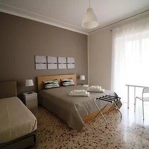 https://giuffrida-apartment-rooms.taorminaitalyhotels.com