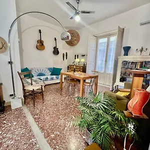  Privatunterkunft Central Station House Cettina